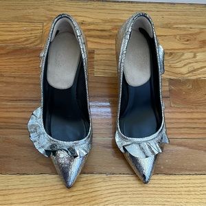 Isabel Marant Silver cracked leather pumps size US 7